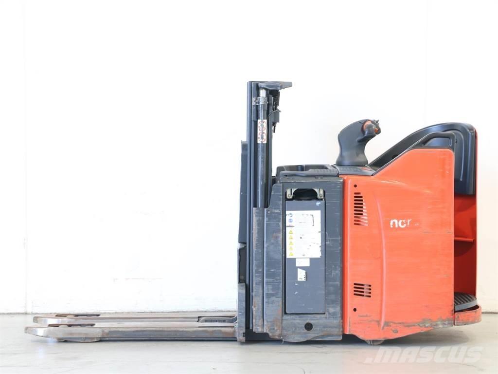 Linde D12SP/133-01 Wózki widłowe unoszące z dyszlem