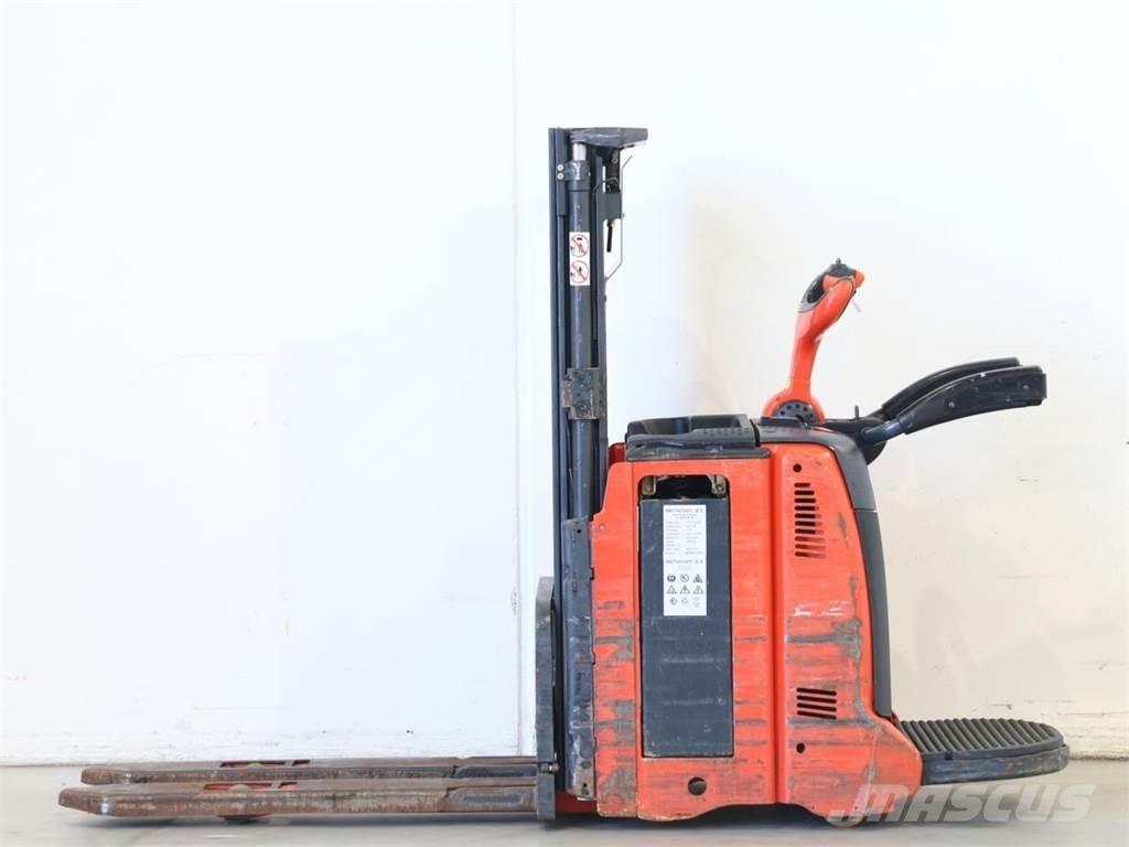 Linde L12AP/133 Wózki widłowe unoszące z dyszlem