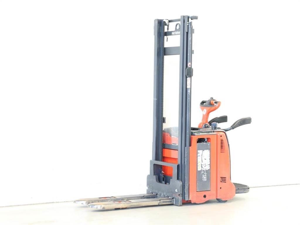 Linde L12AP/133-00 Wózki widłowe unoszące z dyszlem