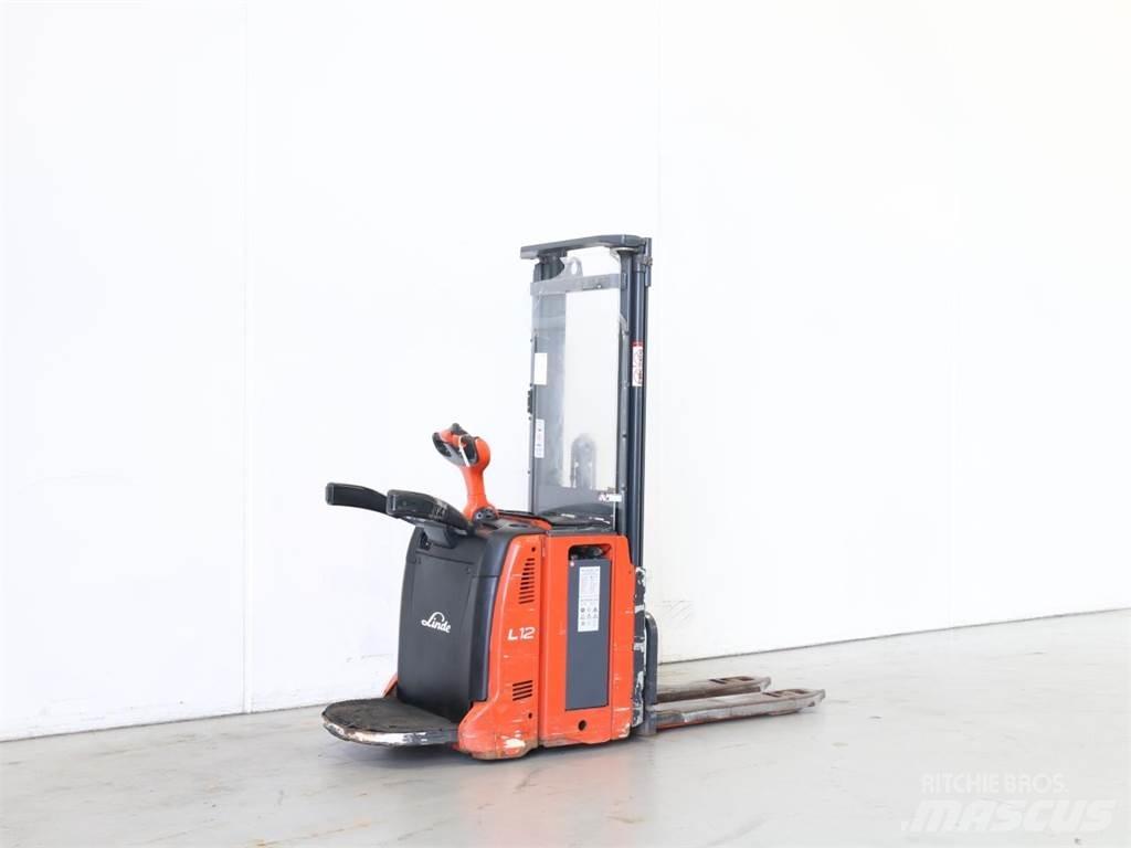 Linde L12LAP/133 Wózki widłowe unoszące z dyszlem
