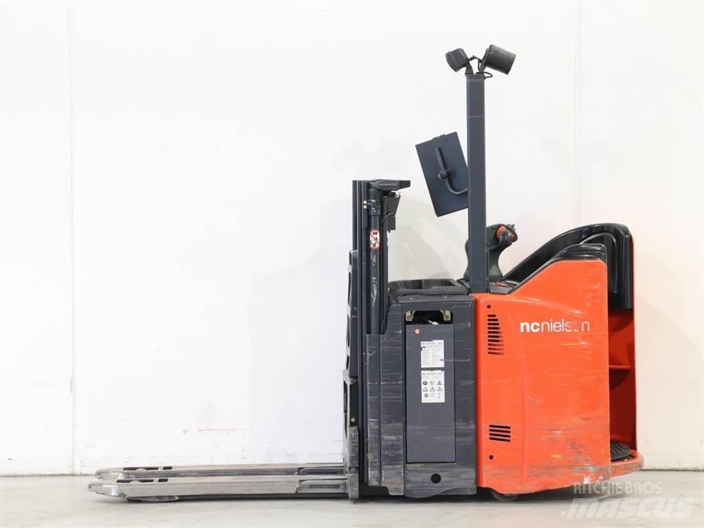 Linde L12LSP/133 Wózki widłowe unoszące z dyszlem