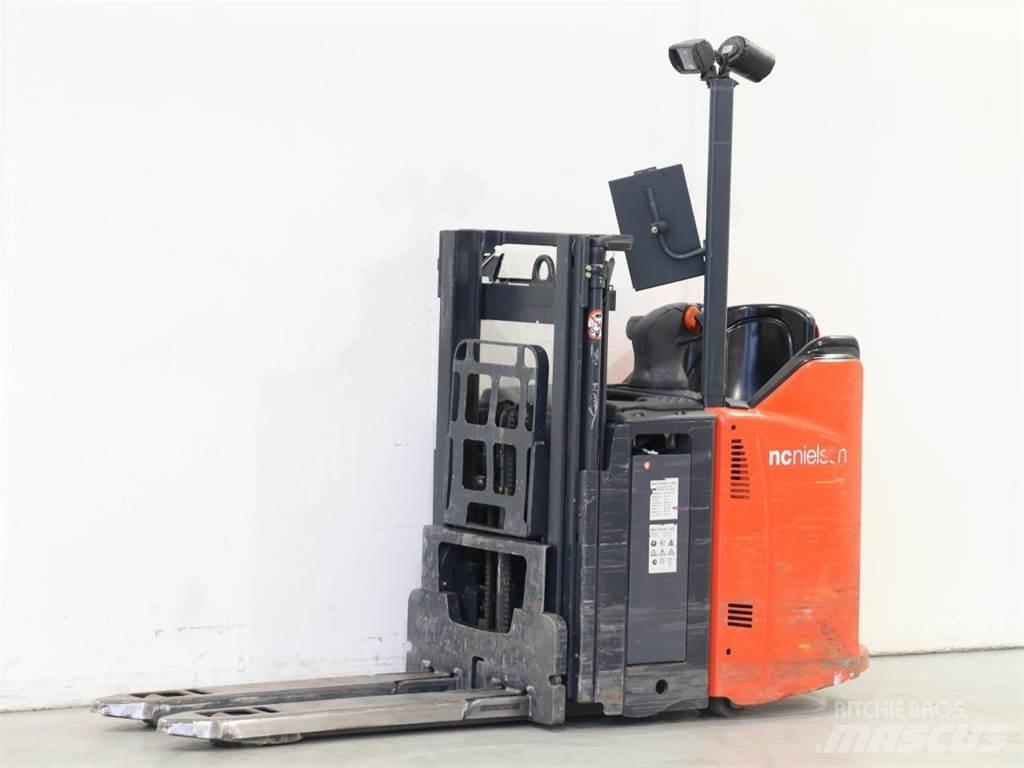 Linde L12LSP/133 Wózki widłowe unoszące z dyszlem