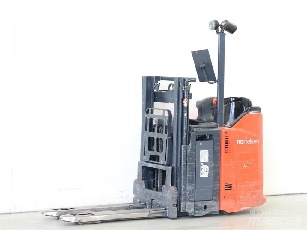 Linde L12LSP/133 Wózki widłowe unoszące z dyszlem
