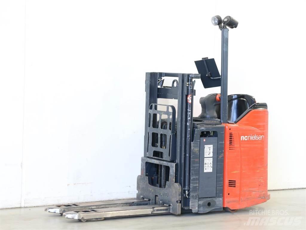Linde L12LSP/133 Wózki widłowe unoszące z dyszlem