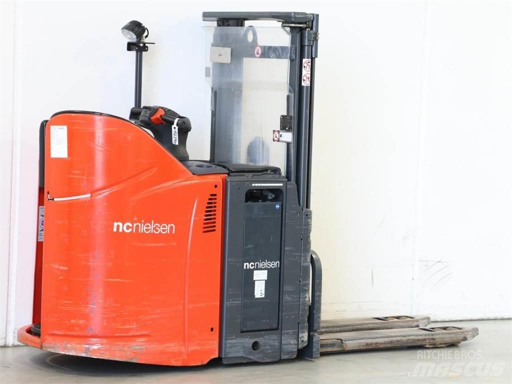 Linde L12LSP/133 Wózki widłowe unoszące z dyszlem
