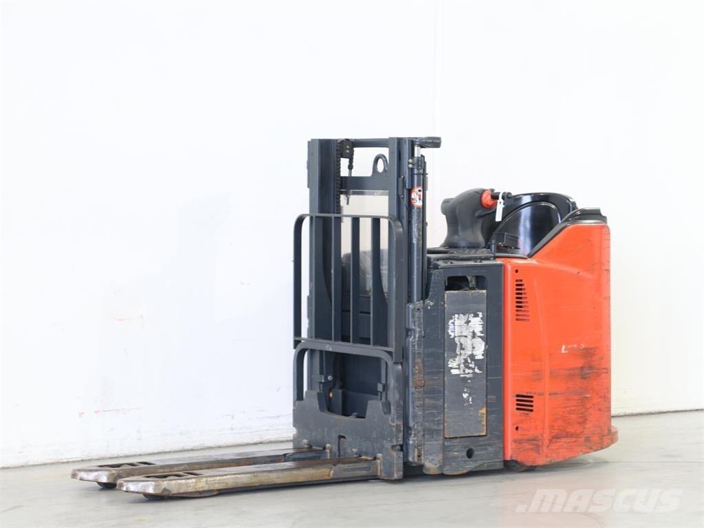 Linde L12LSP/133 Wózki widłowe unoszące z dyszlem