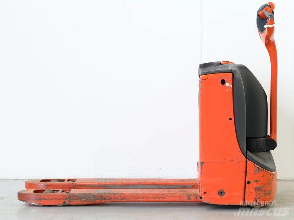 Linde T16/1152 Wózki widłowe unoszące z dyszlem