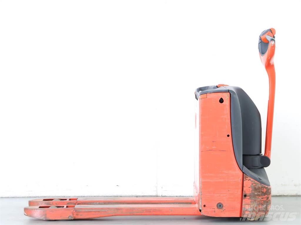 Linde T16/1152 Wózki widłowe unoszące z dyszlem