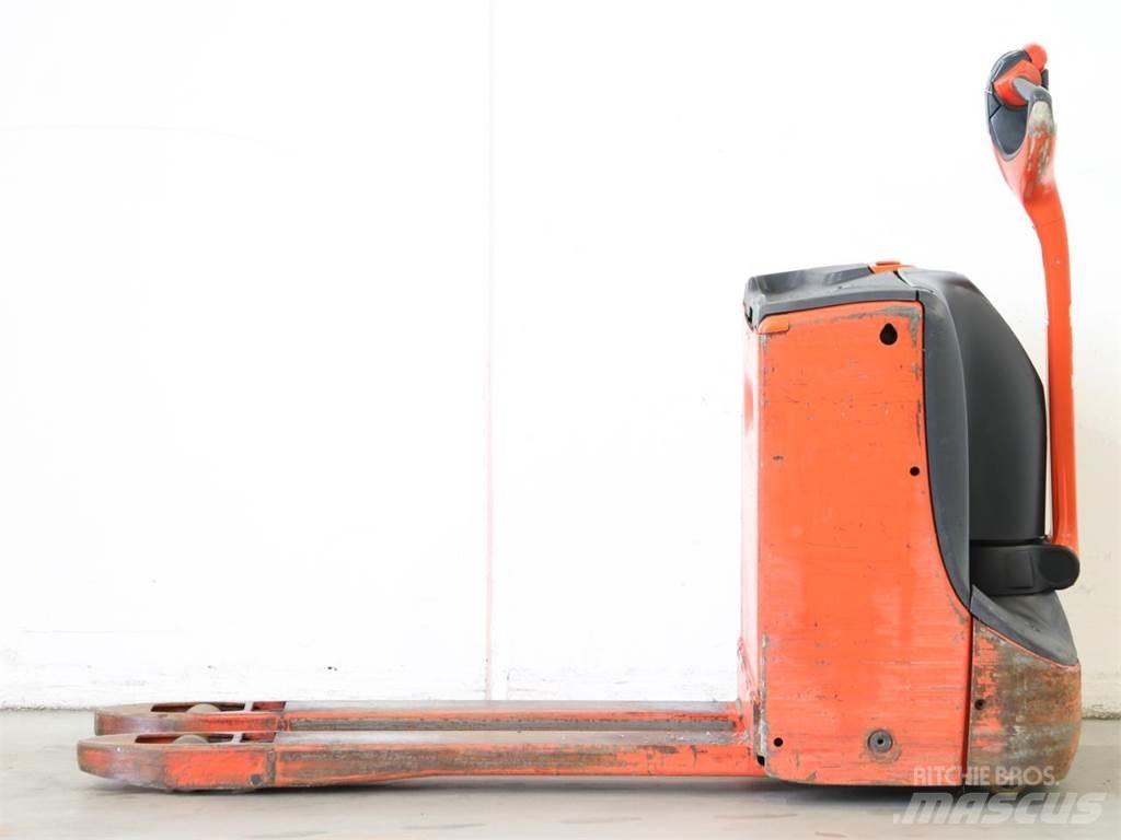 Linde T16/1152 Wózki widłowe unoszące z dyszlem