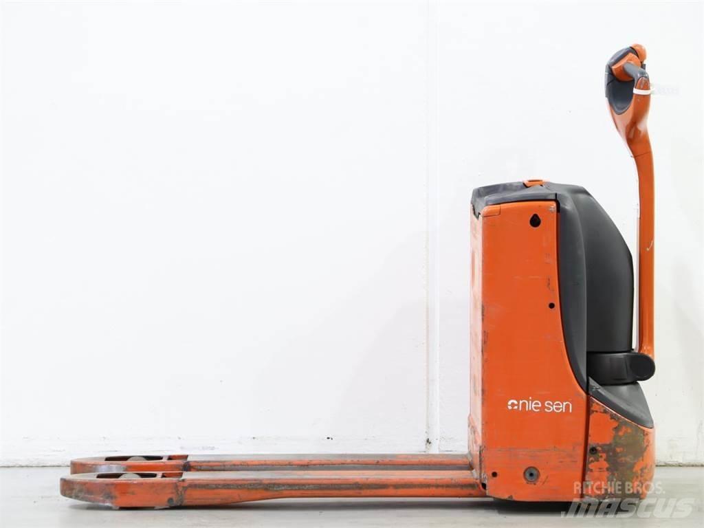 Linde T16/1152-00 Wózki widłowe unoszące z dyszlem