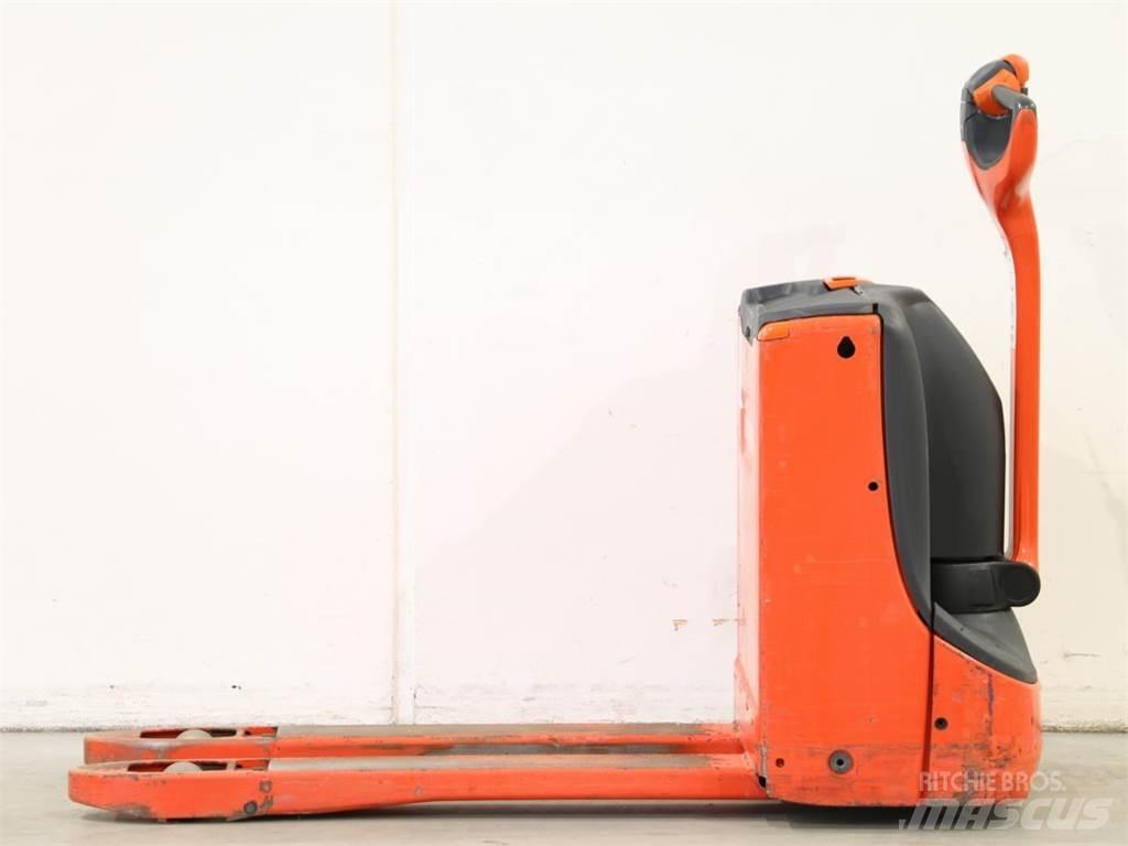 Linde T16/1152-00 Wózki widłowe unoszące z dyszlem