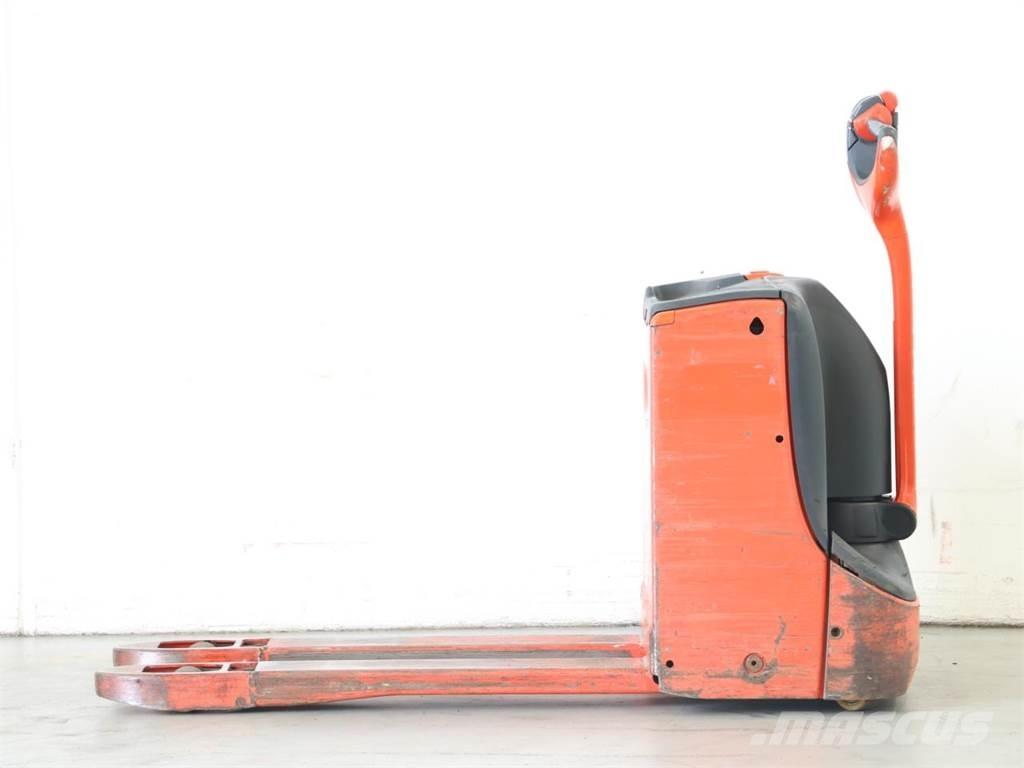 Linde T16/1152-00 Wózki widłowe unoszące z dyszlem