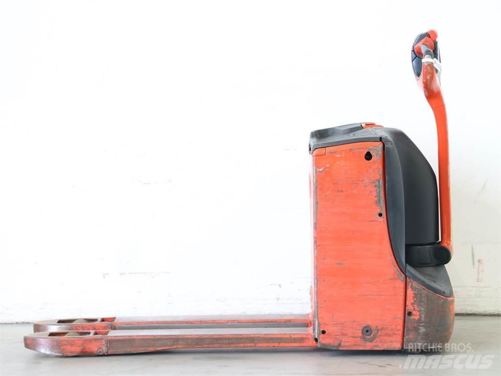 Linde T16/1152-00 Wózki widłowe unoszące z dyszlem