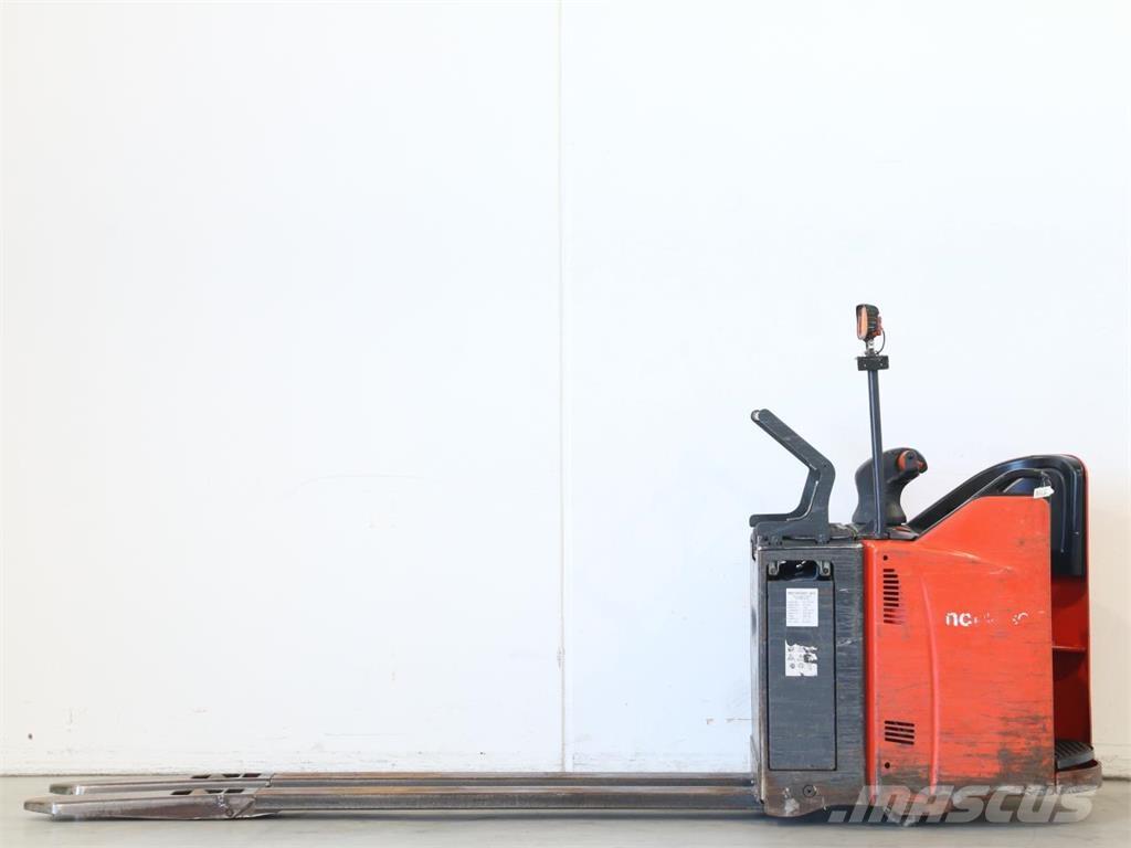 Linde T20SP/131-08 Wózki widłowe unoszące z dyszlem