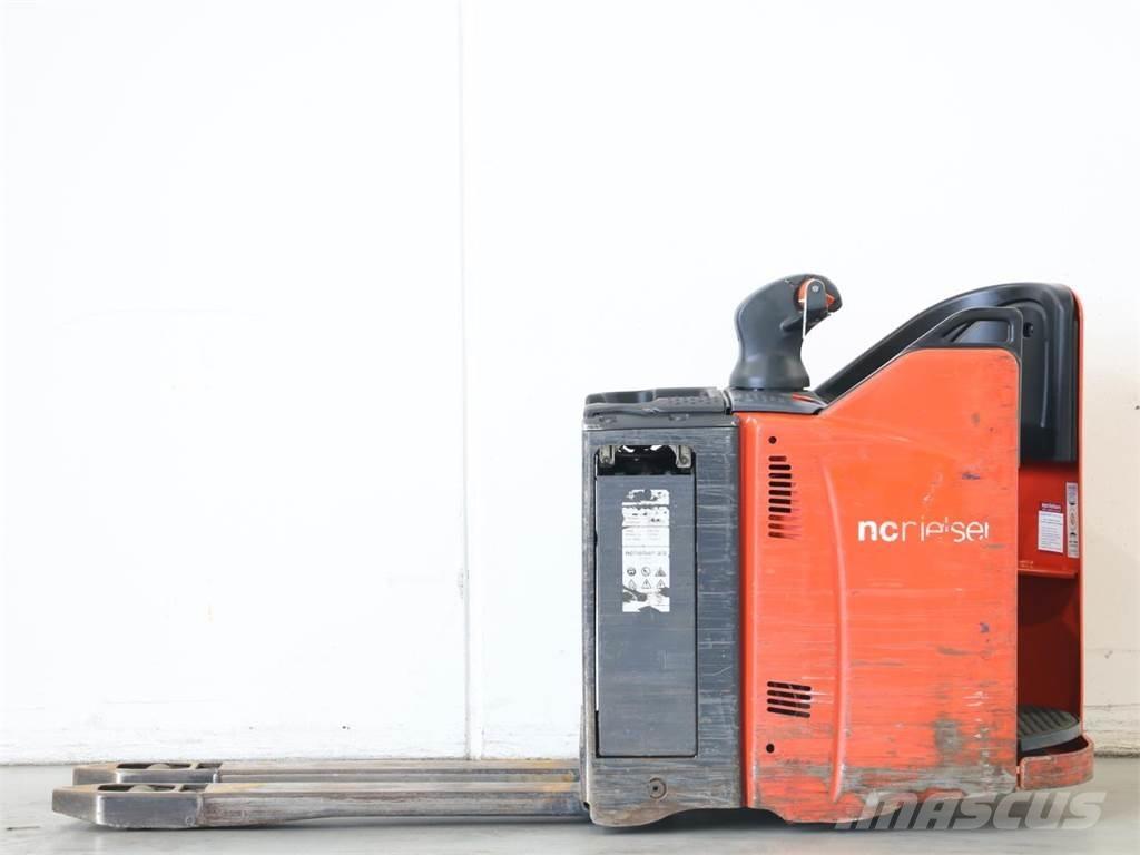 Linde T20SP/131-08 Wózki widłowe unoszące z dyszlem