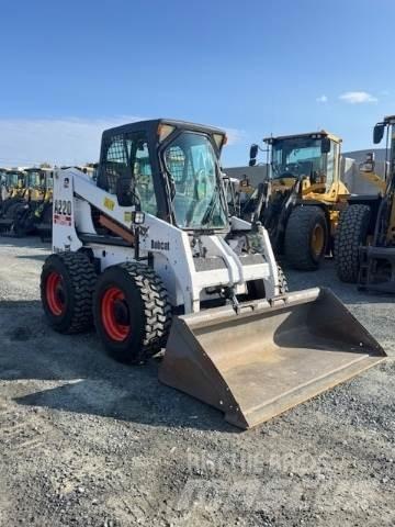 Bobcat A220 Ładowarki burtowe