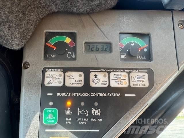 Bobcat A220 Ładowarki burtowe