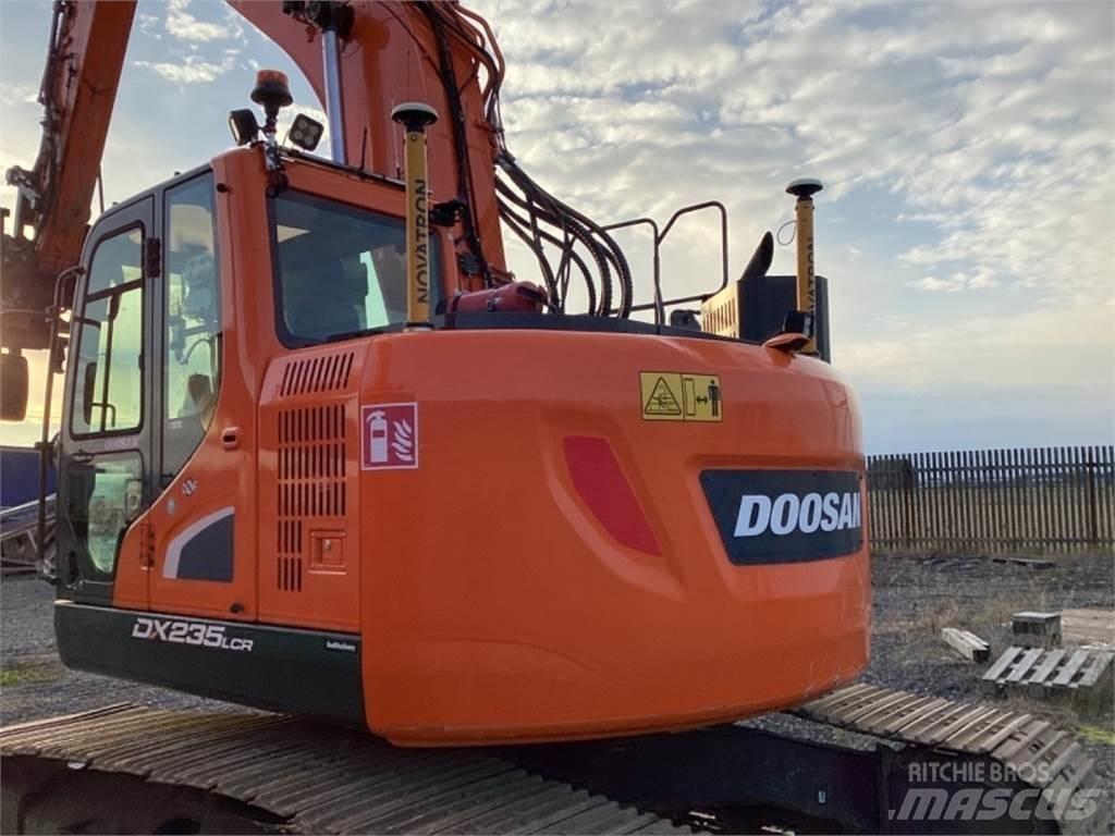 Doosan DX235 LCR Koparki gąsienicowe