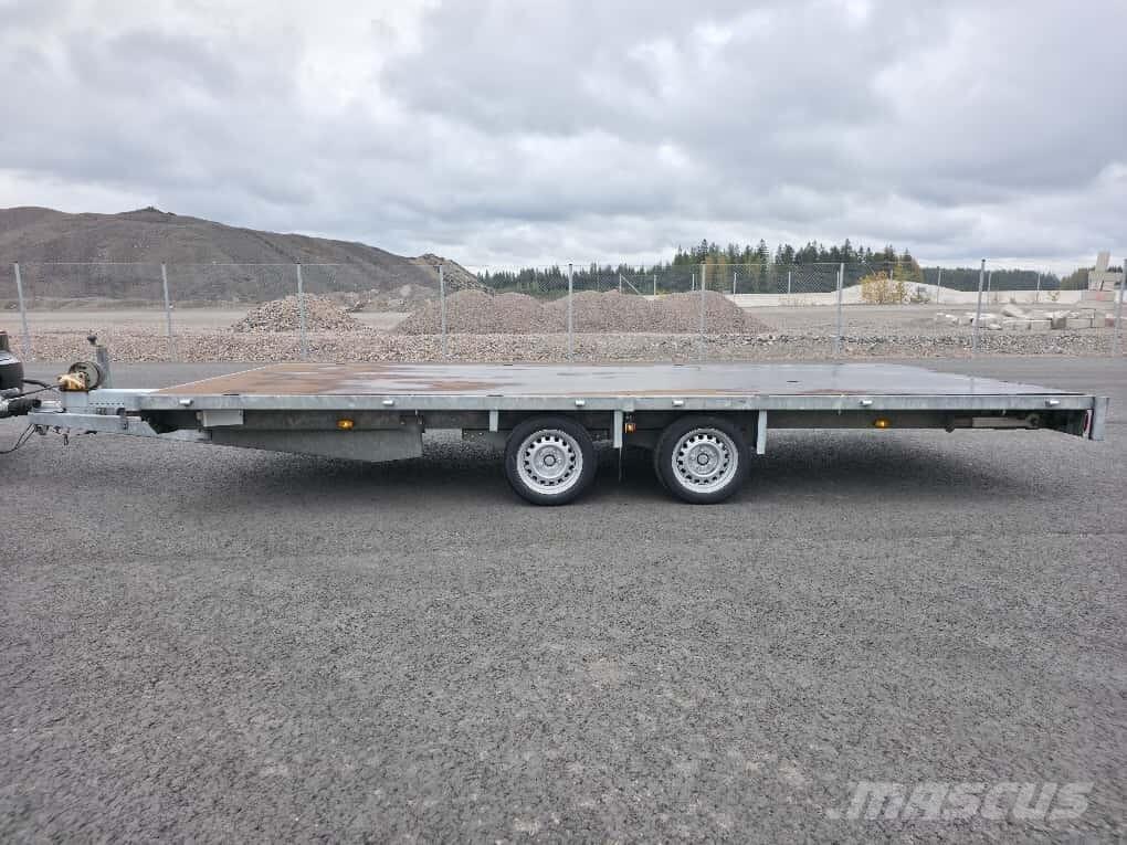 Eduard P4 3000kg Platformy / Przyczepy z otwieranymi burtami
