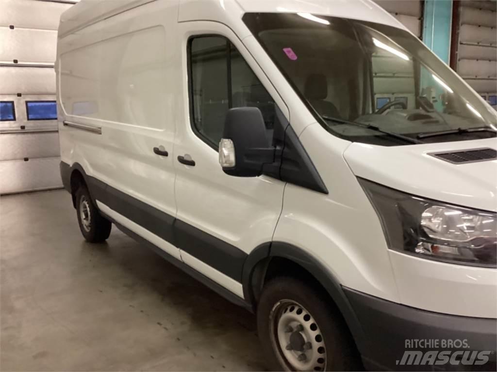 Ford Transit Busy / Vany