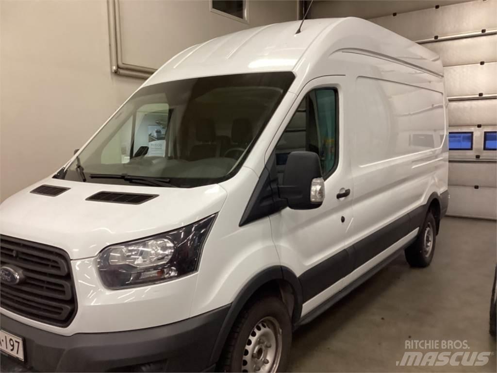 Ford Transit Busy / Vany