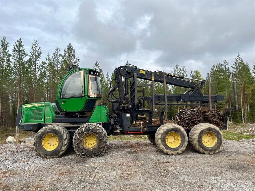 John Deere 1010E Forwardery