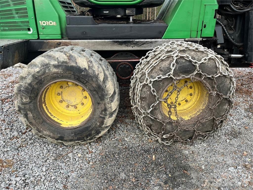 John Deere 1010E Forwardery