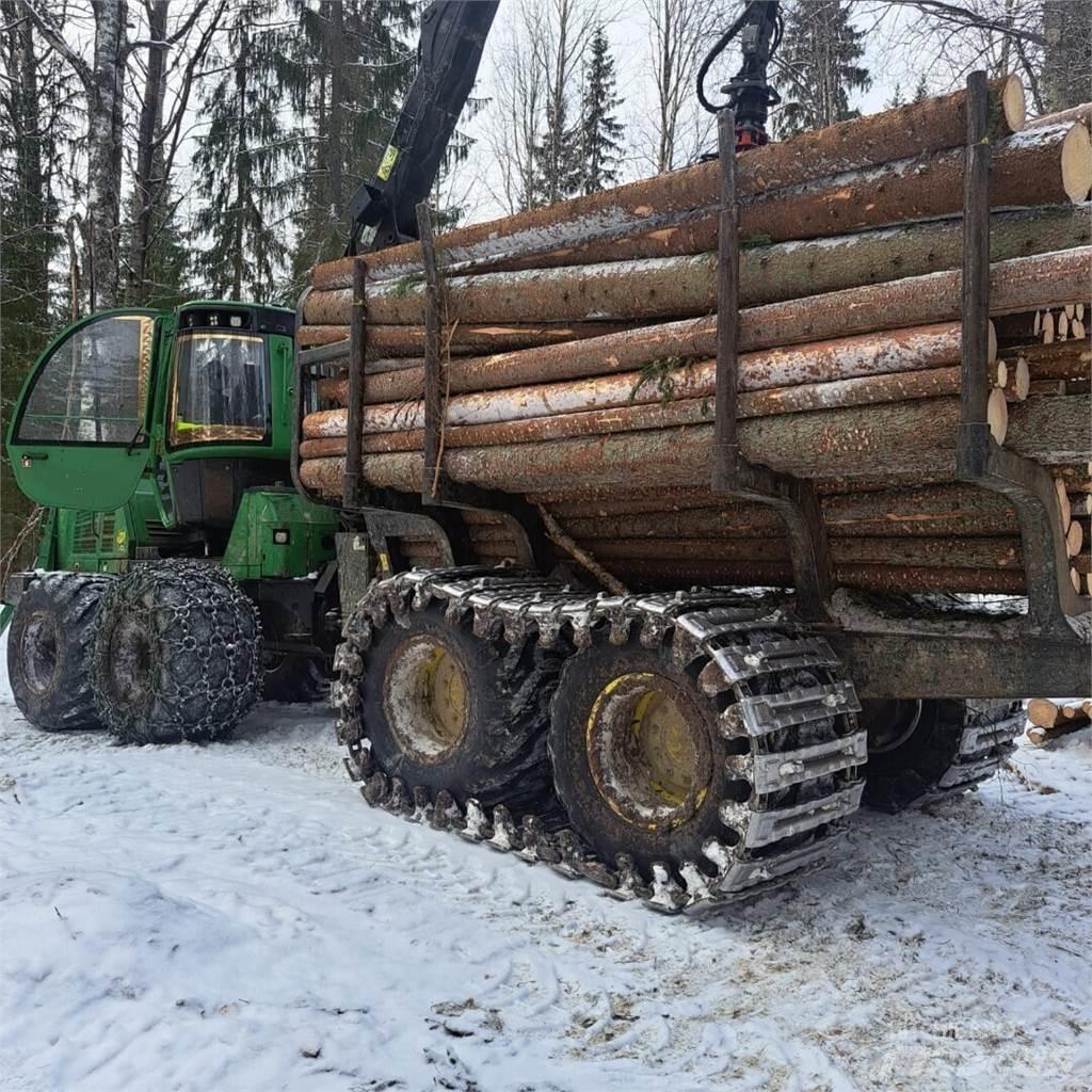 John Deere 1110E Forwardery