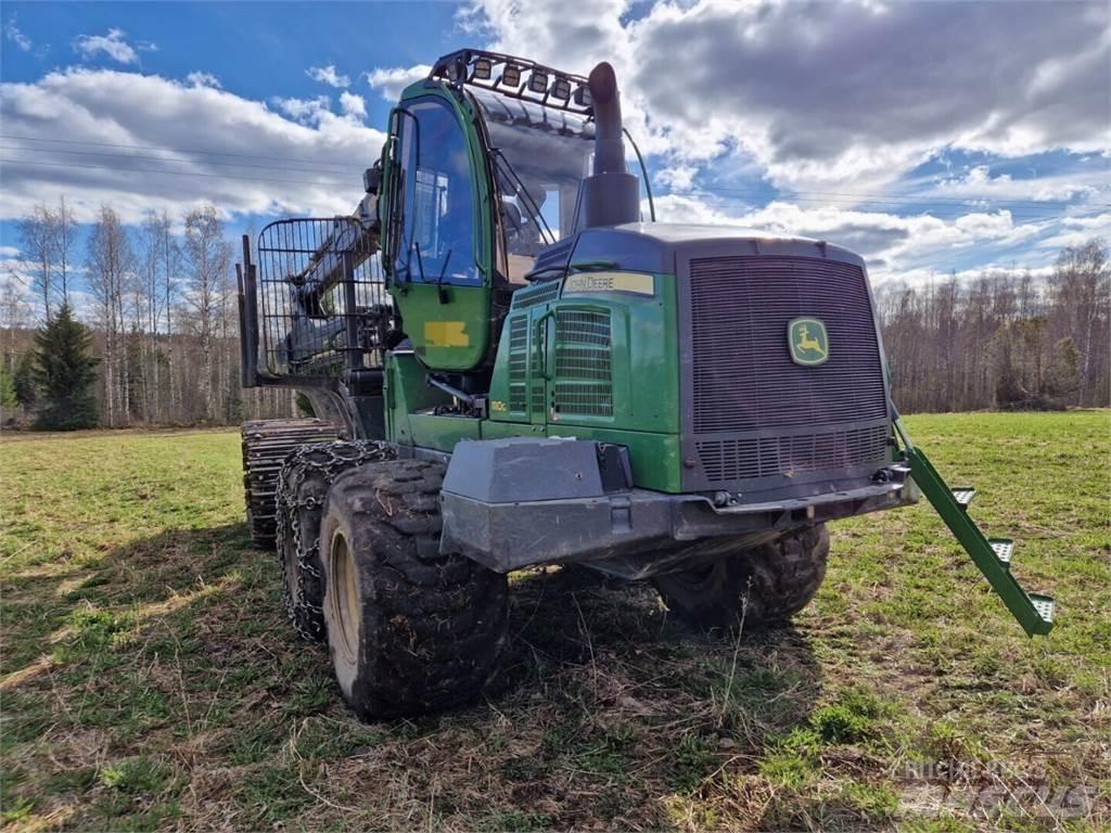 John Deere 1110G Forwardery