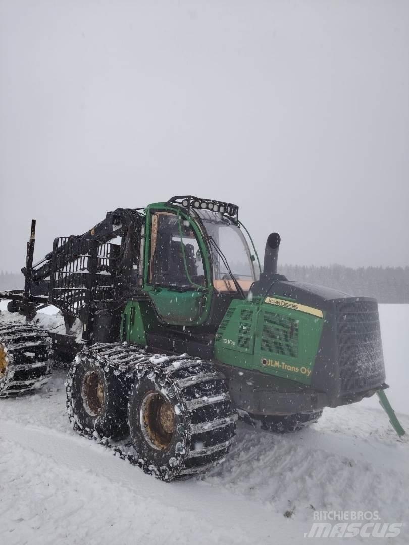 John Deere 1210E Forwardery