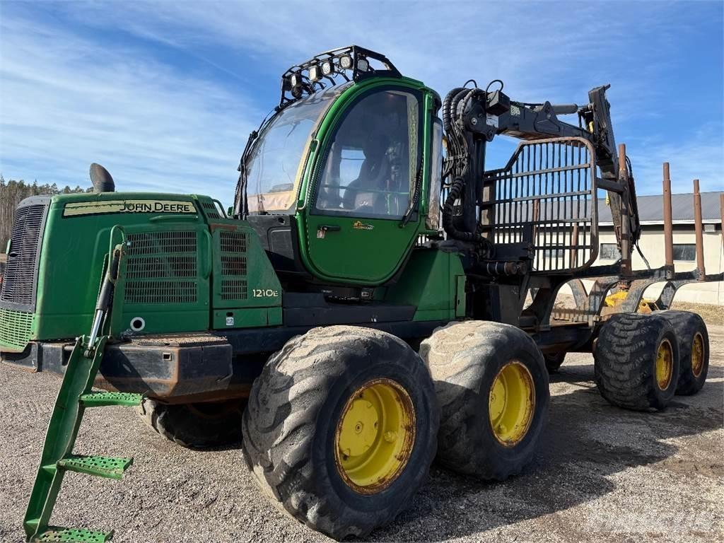 John Deere 1210E Forwardery