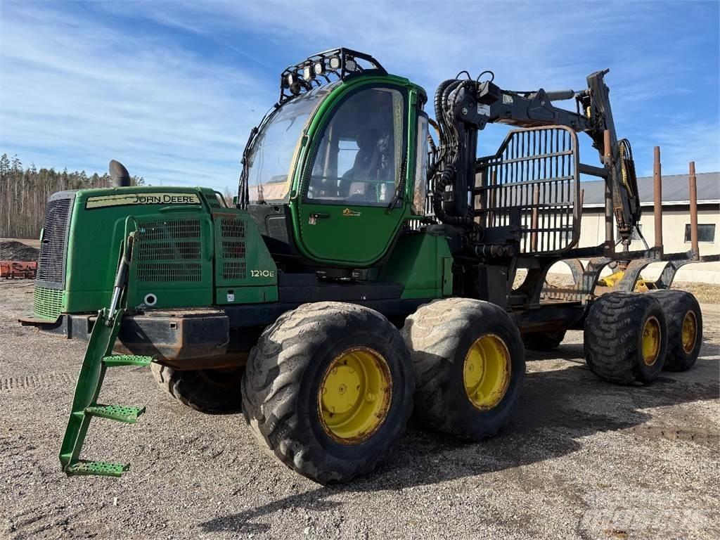 John Deere 1210E Forwardery