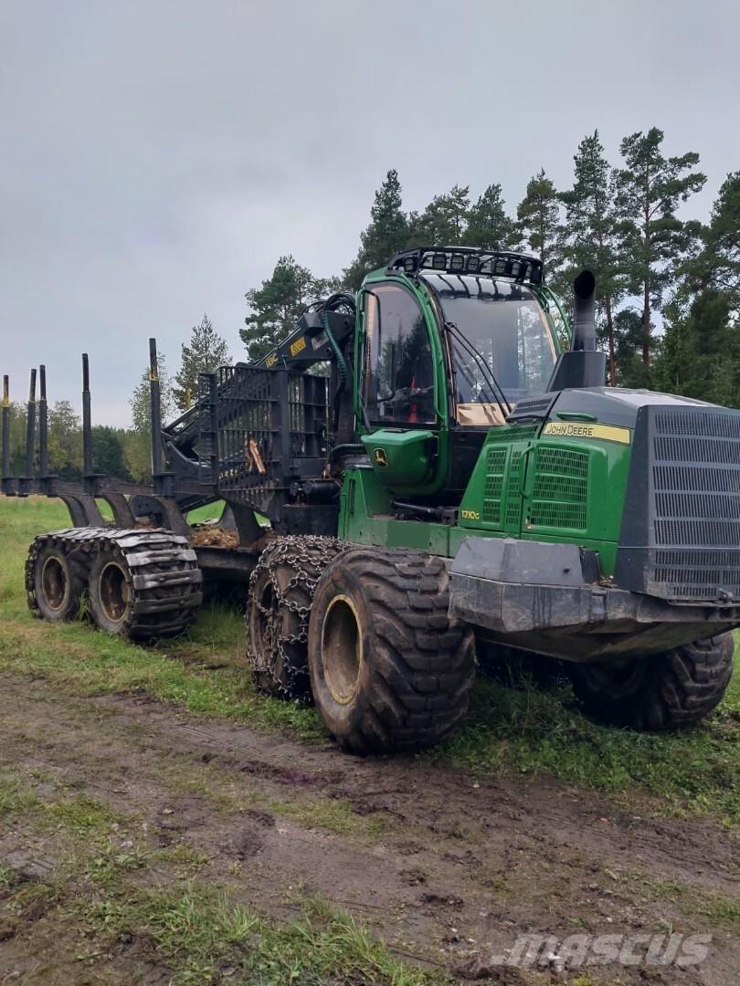 John Deere 1210G Forwardery