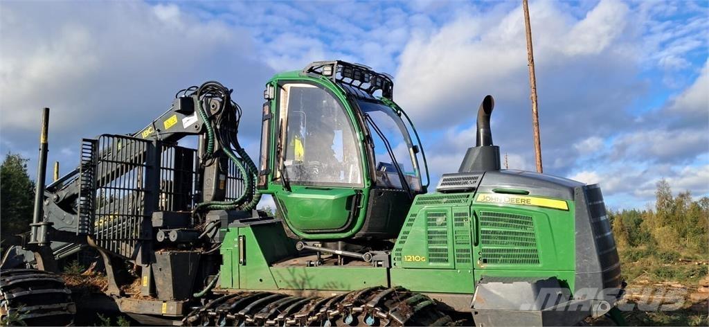 John Deere 1210G Forwardery