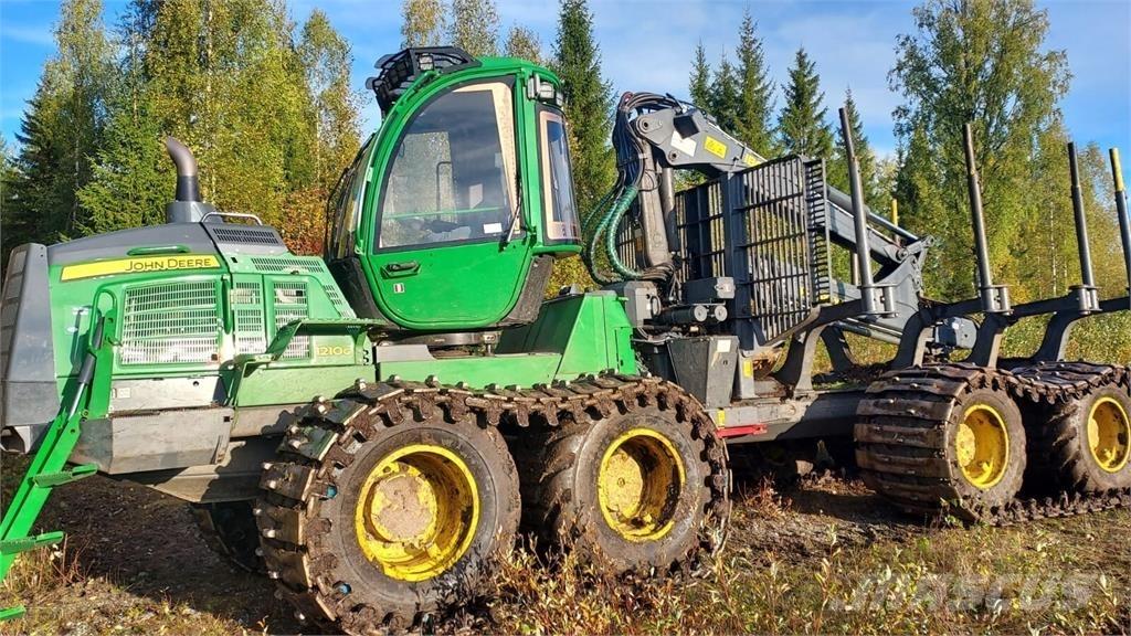 John Deere 1210G Forwardery