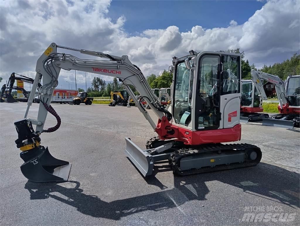 Takeuchi TB335R Minikoparki