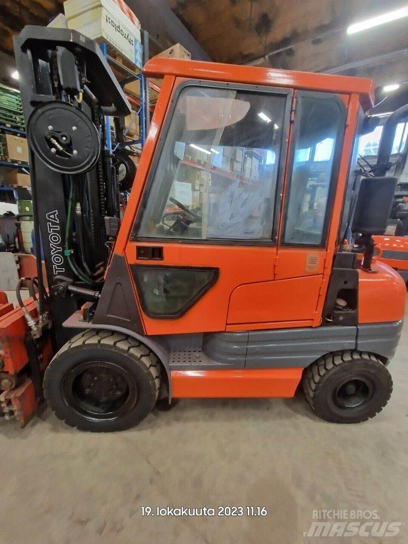 Toyota 02-6FDF30 Wózki Diesla