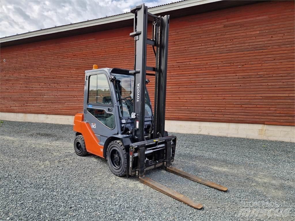 Toyota 02-8FDF30 Wózki Diesla