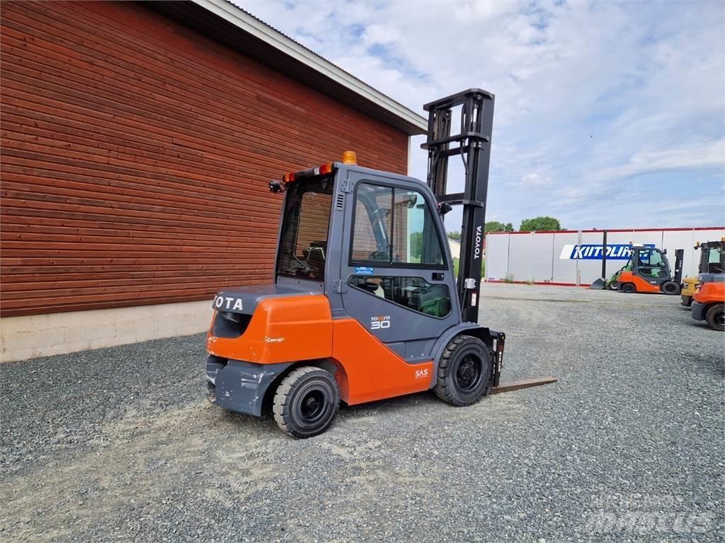 Toyota 02-8FDF30 Wózki Diesla