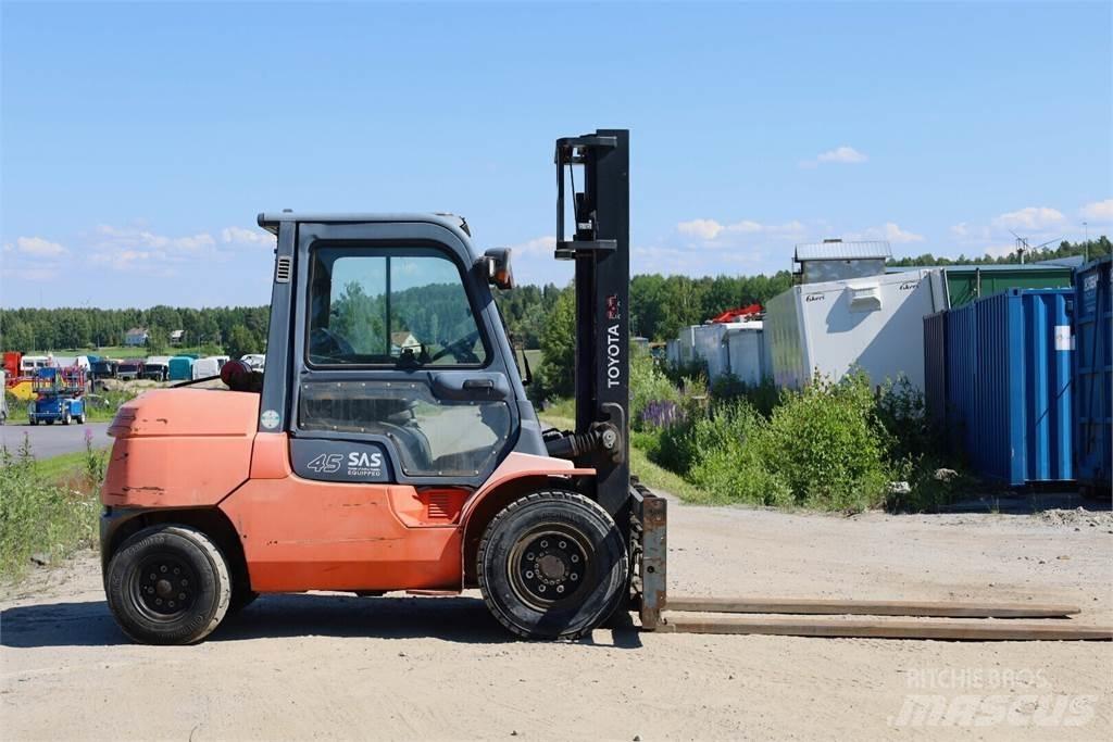 Toyota 7FD40 Wózki Diesla
