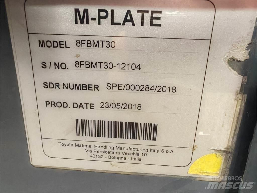Toyota 8FBMT30 Wózki elektryczne