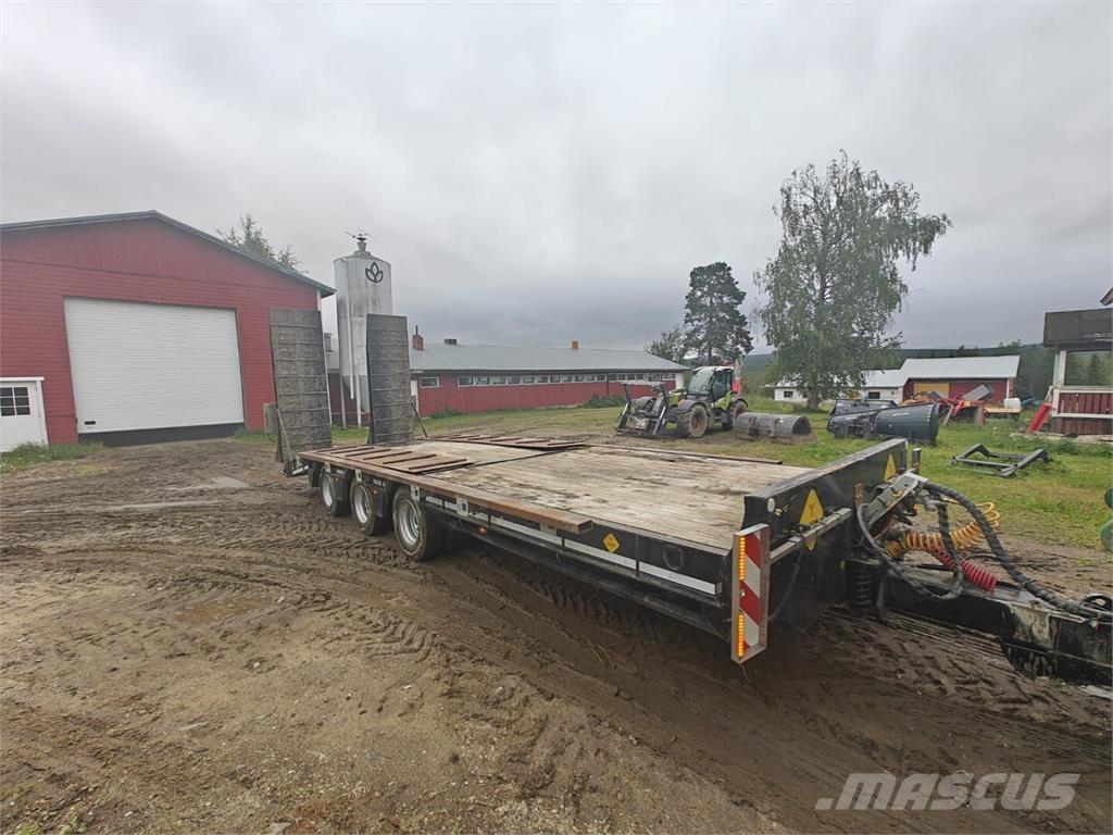 Tyrone 33 T Przyczepy niskopodłogowe