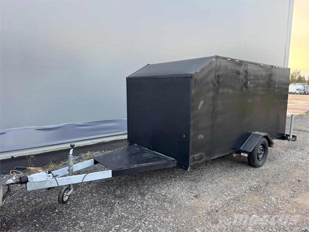  Umpiperäkärry Lekkie przyczepy