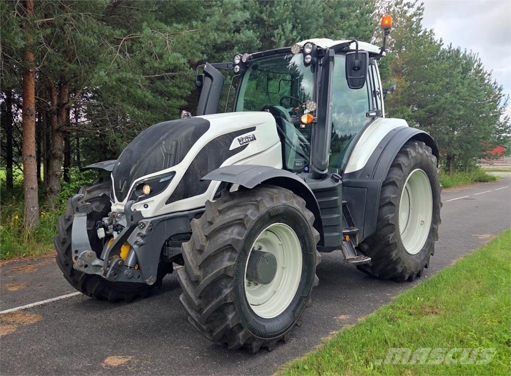 Valtra T254 Versu Ciągniki rolnicze