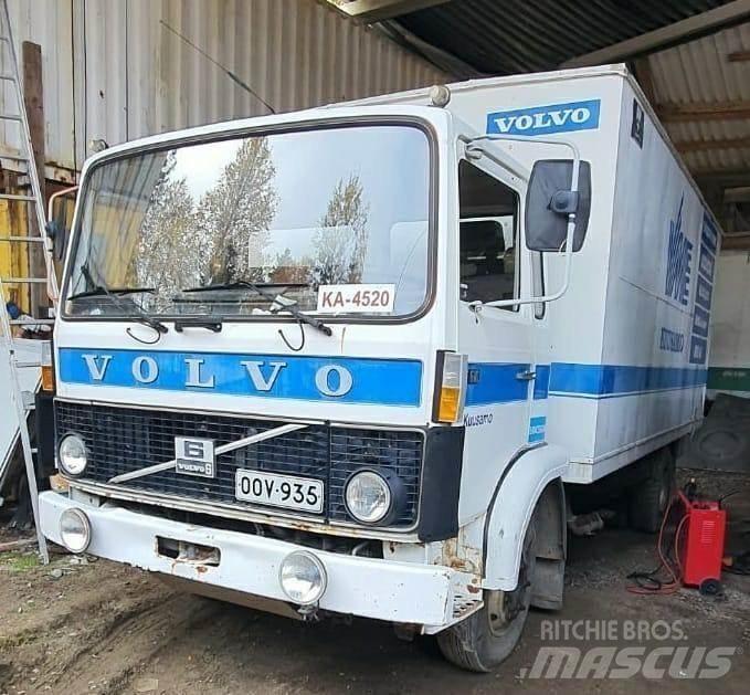 Volvo huoltoauto Samochody ciężarowe ze skrzynią zamkniętą