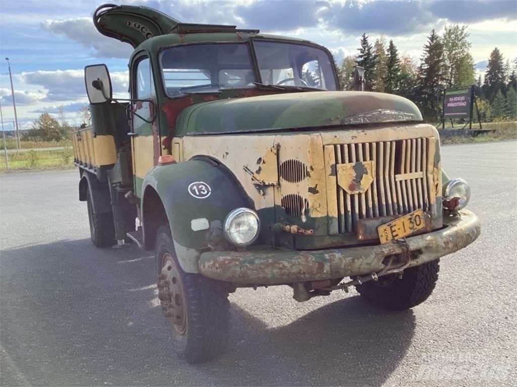Volvo N 86 Ciężarówki typu Platforma / Skrzynia