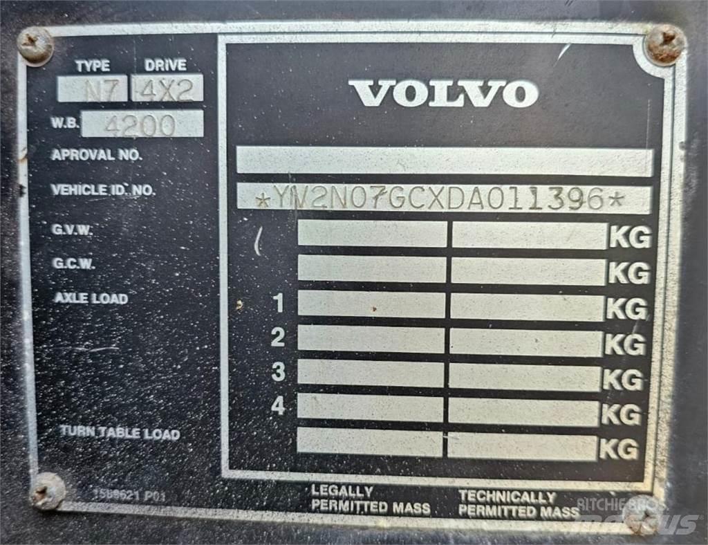 Volvo N7 6x2 Żurawie samochodowe
