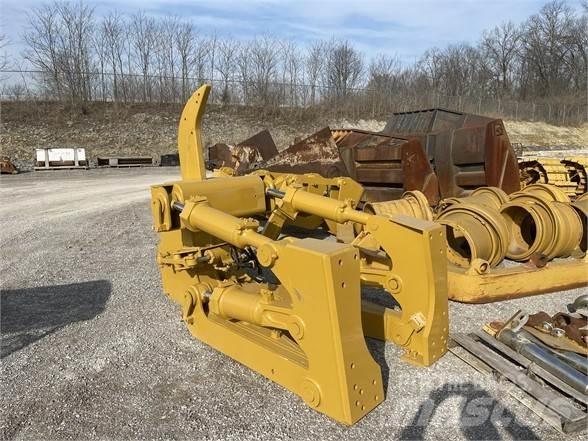 CAT D8 Spulchniarki