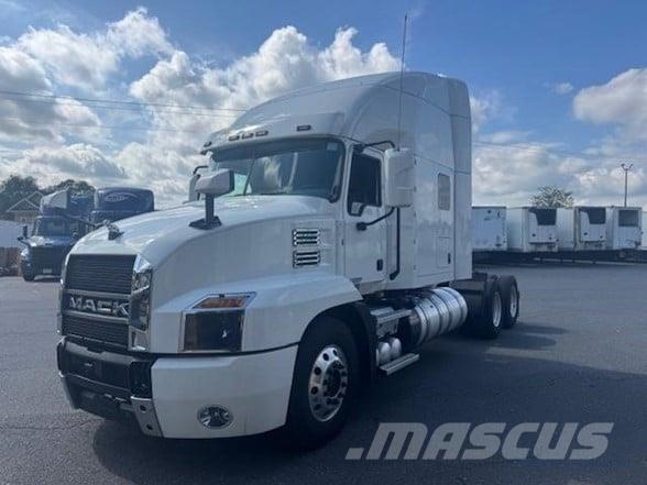 Mack ANTHEM 64T Ciągniki siodłowe