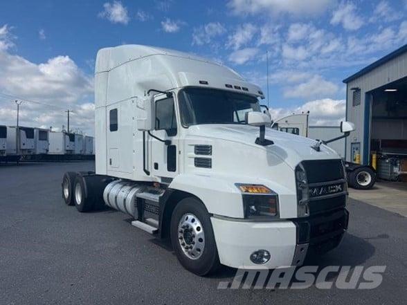 Mack ANTHEM 64T Ciągniki siodłowe
